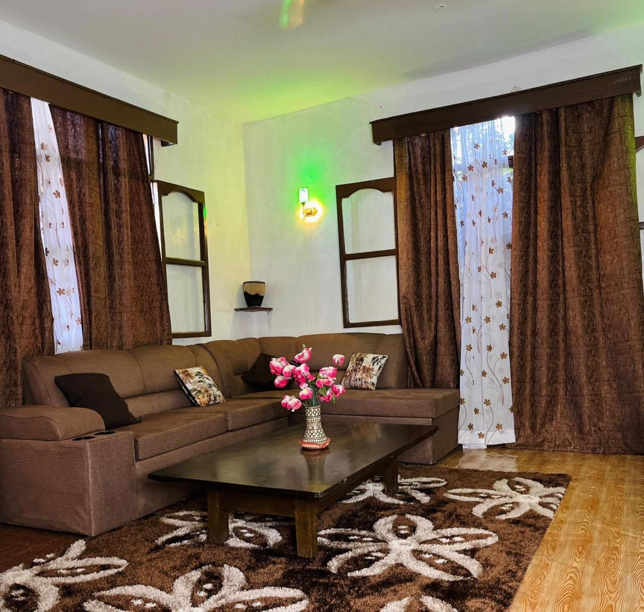 Akogo House - Bnb , Hostel, Backpackers & Volunteer Center Mombasa Luaran gambar