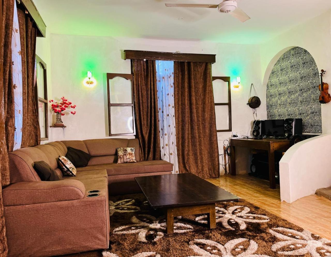 Akogo House - Bnb , Hostel, Backpackers & Volunteer Center Mombasa Luaran gambar