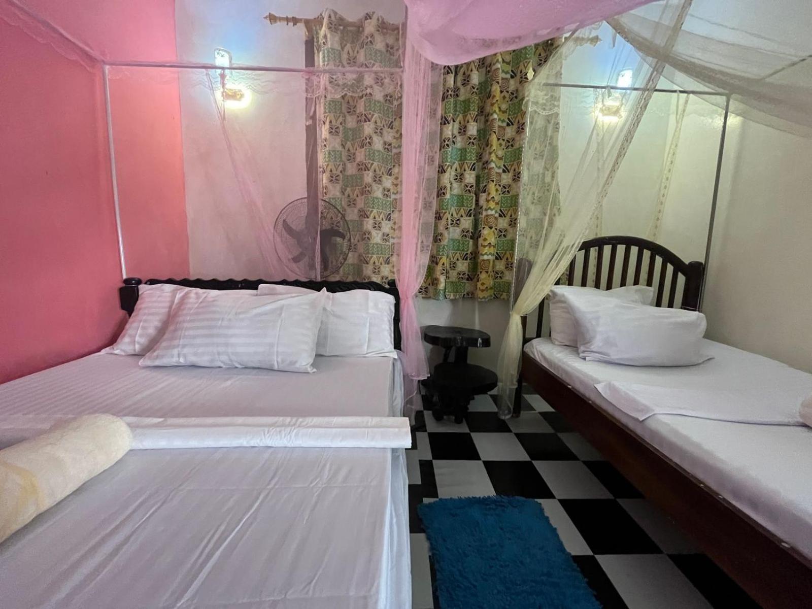 Akogo House - Bnb , Hostel, Backpackers & Volunteer Center Mombasa Luaran gambar