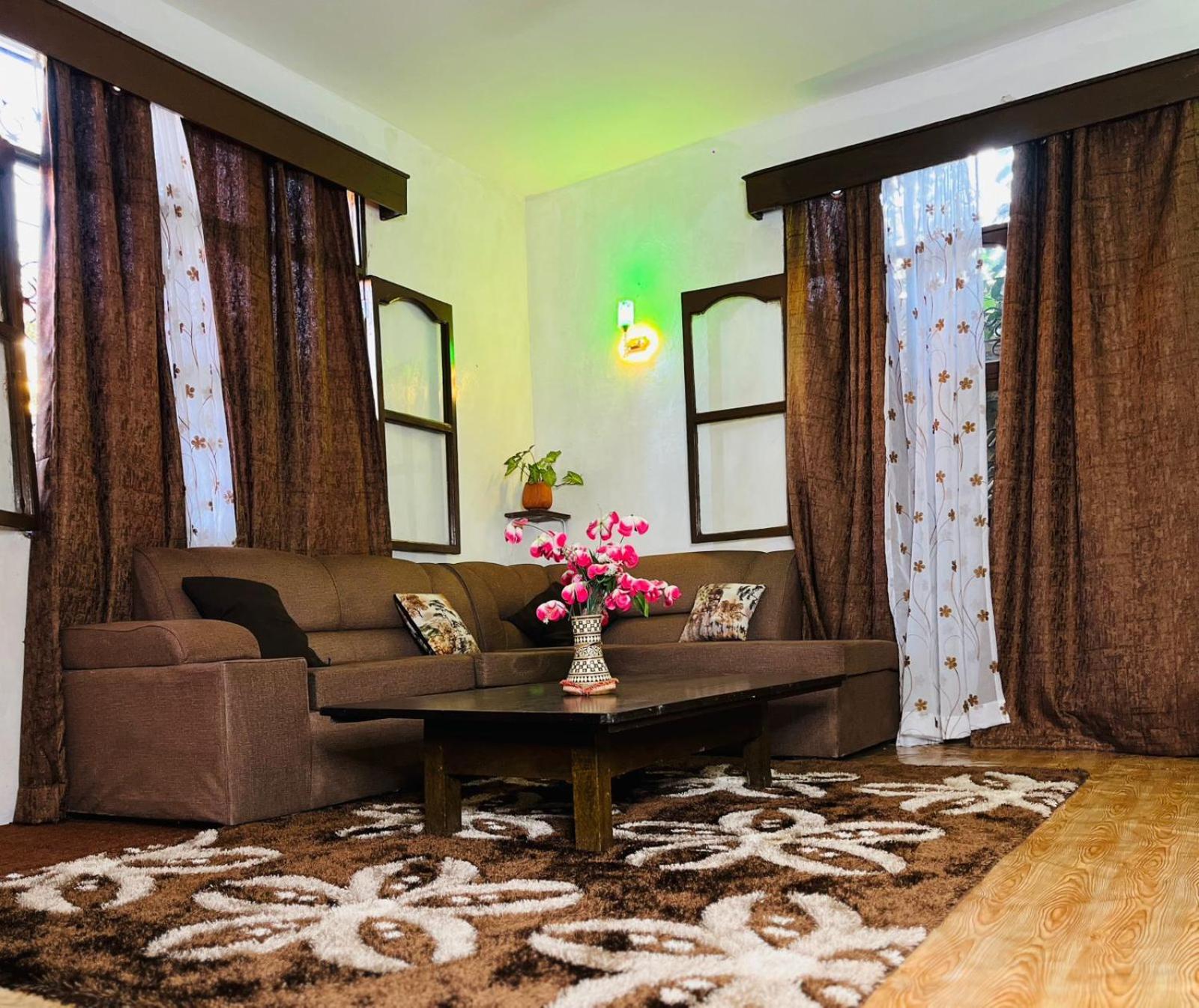 Akogo House - Bnb , Hostel, Backpackers & Volunteer Center Mombasa Luaran gambar