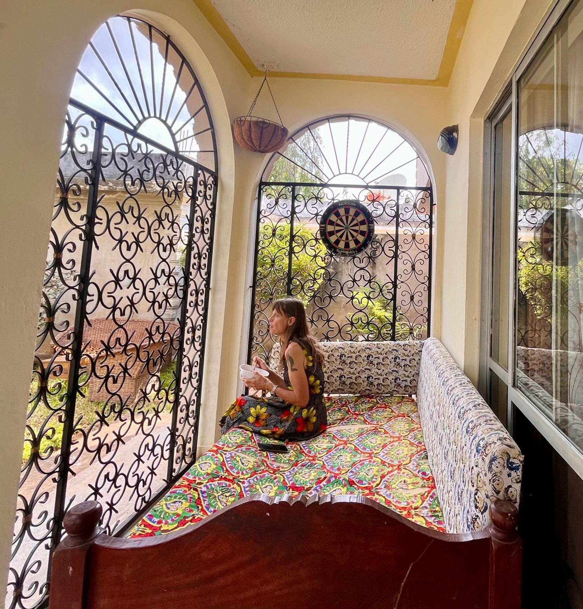 Akogo House - Bnb , Hostel, Backpackers & Volunteer Center Mombasa Luaran gambar