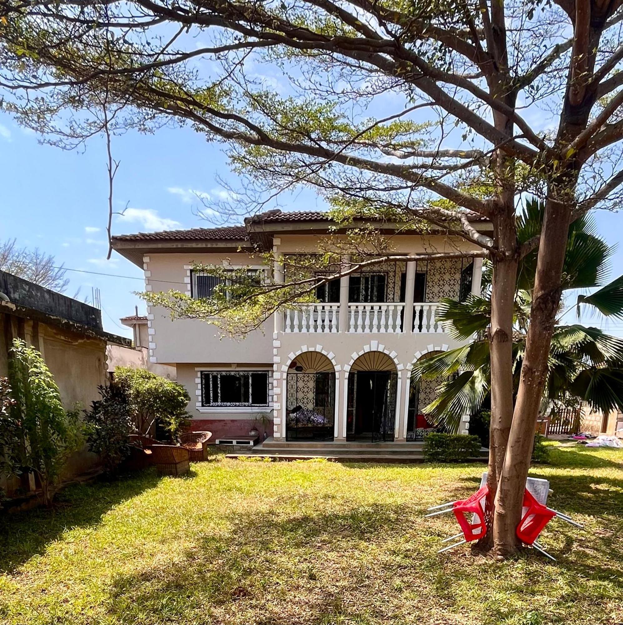Akogo House - Bnb , Hostel, Backpackers & Volunteer Center Mombasa Luaran gambar