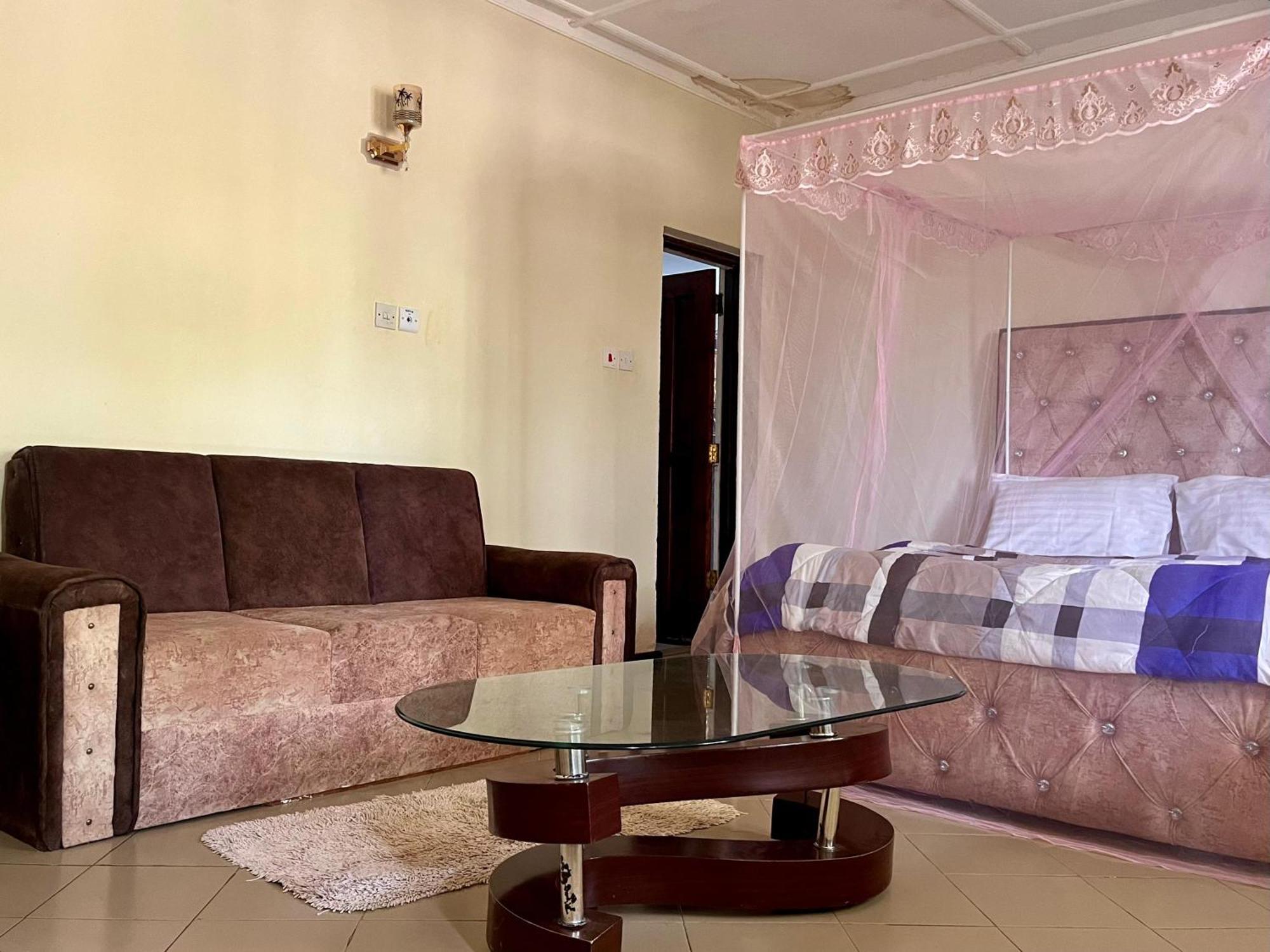 Akogo House - Bnb , Hostel, Backpackers & Volunteer Center Mombasa Luaran gambar