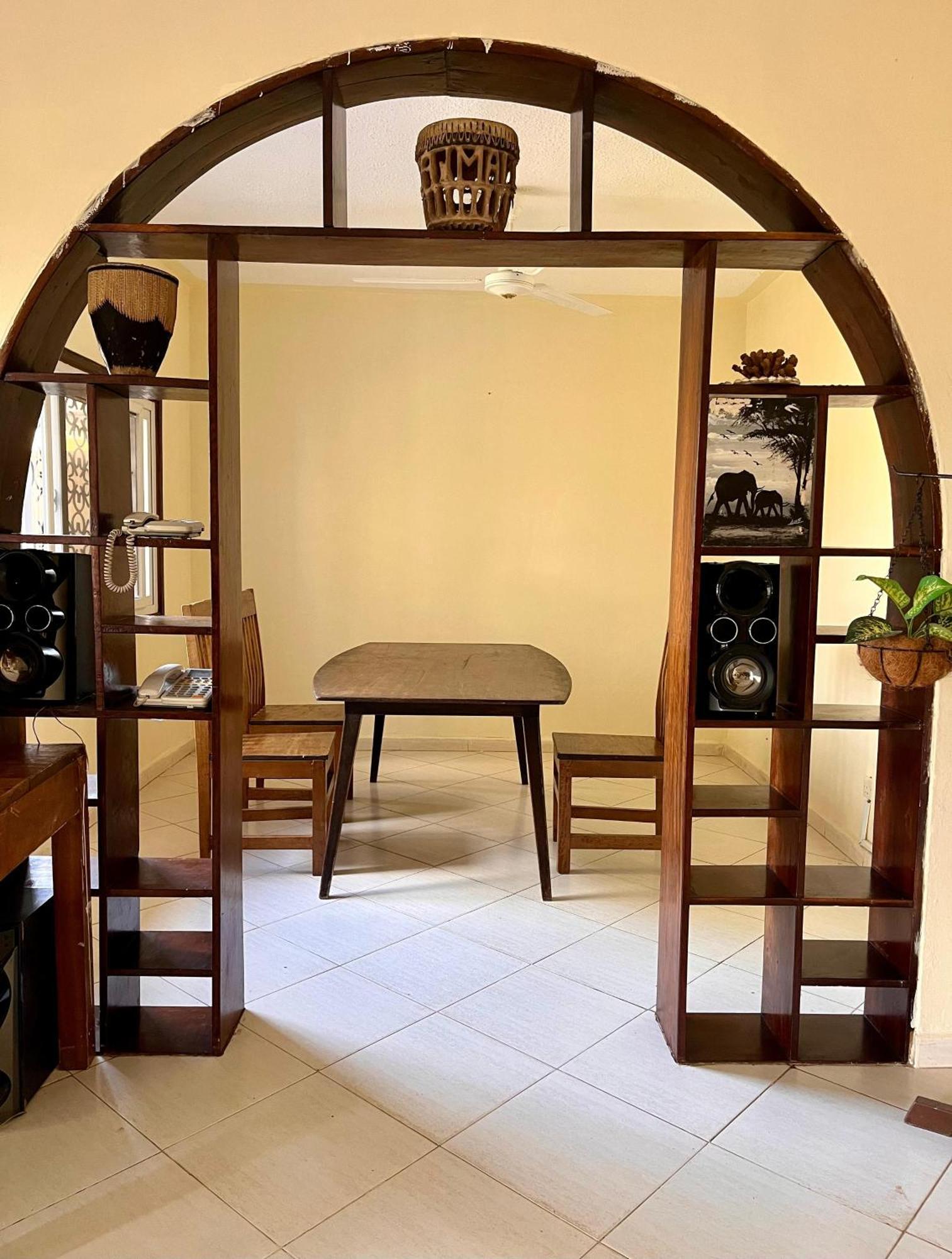 Akogo House - Bnb , Hostel, Backpackers & Volunteer Center Mombasa Luaran gambar