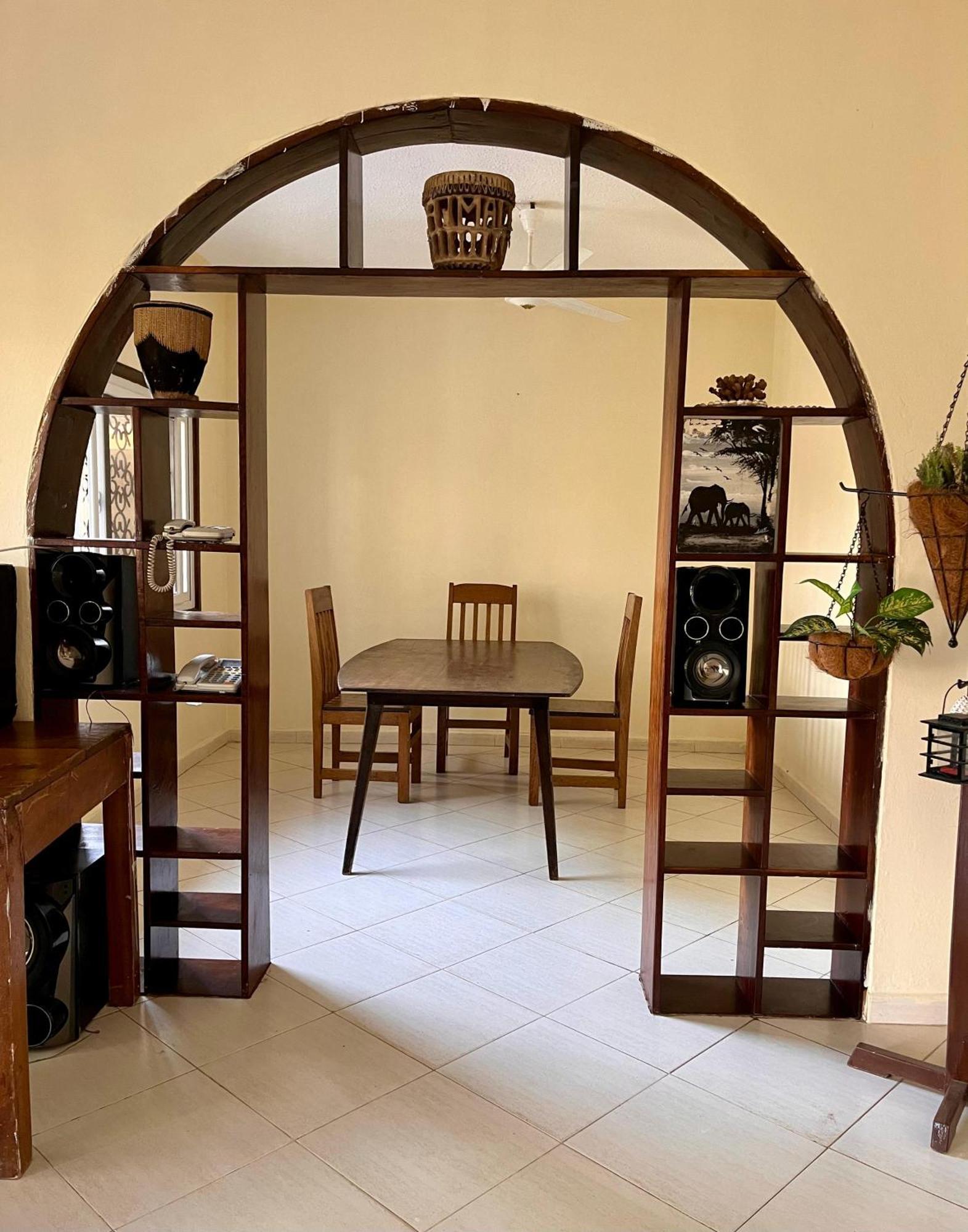 Akogo House - Bnb , Hostel, Backpackers & Volunteer Center Mombasa Luaran gambar