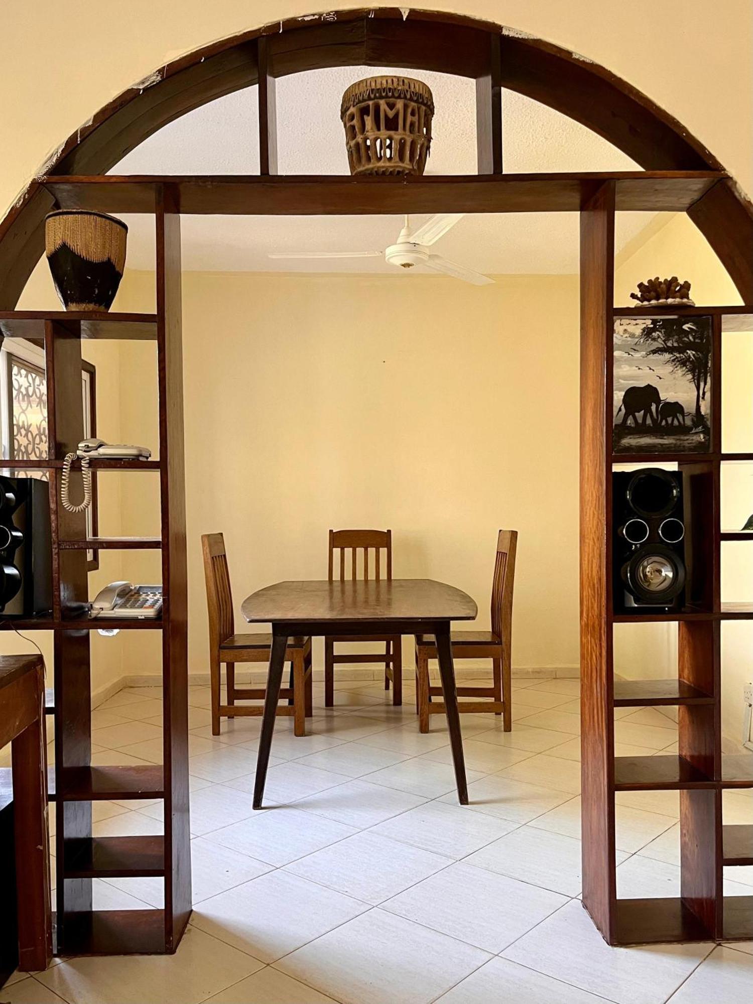 Akogo House - Bnb , Hostel, Backpackers & Volunteer Center Mombasa Luaran gambar