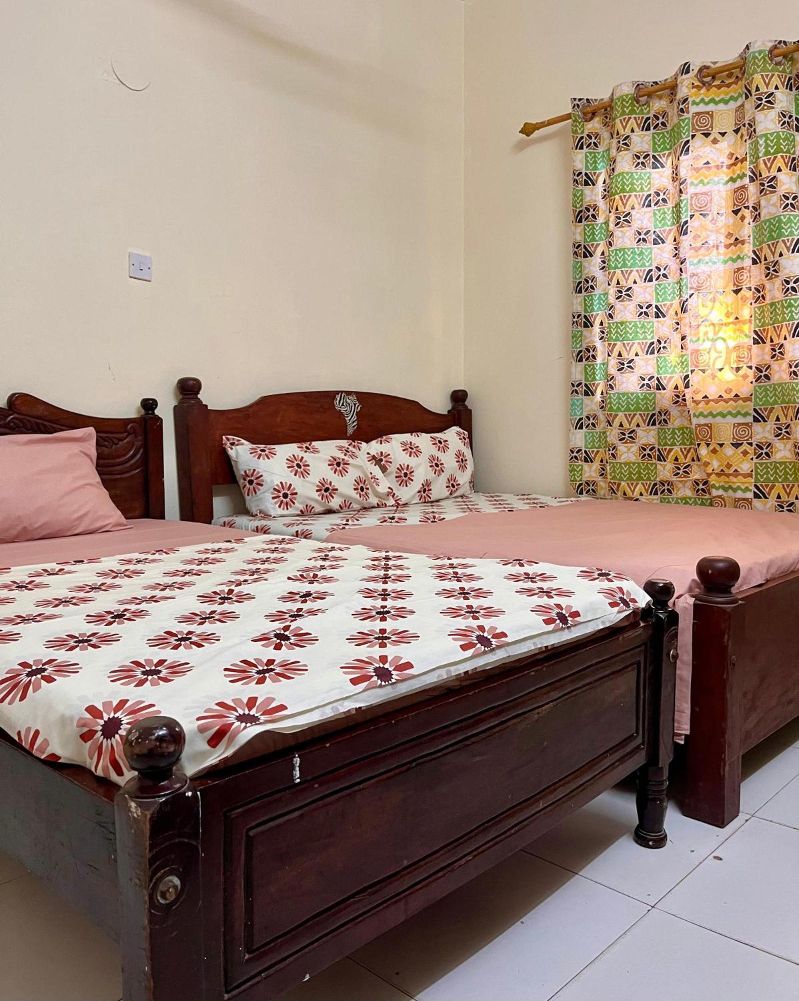 Akogo House - Bnb , Hostel, Backpackers & Volunteer Center Mombasa Luaran gambar