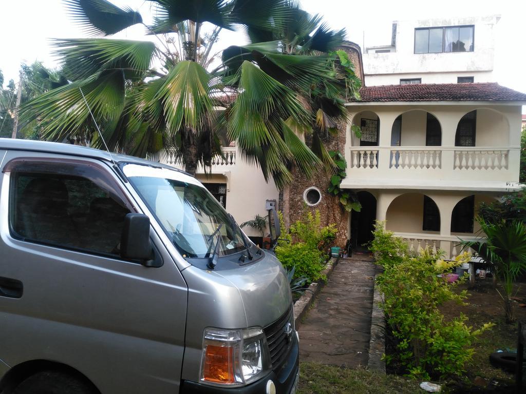 Akogo House - Bnb , Hostel, Backpackers & Volunteer Center Mombasa Luaran gambar