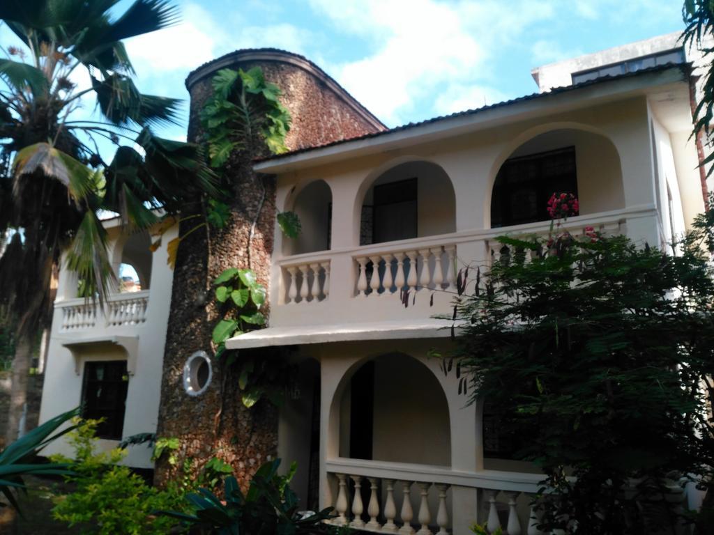 Akogo House - Bnb , Hostel, Backpackers & Volunteer Center Mombasa Luaran gambar