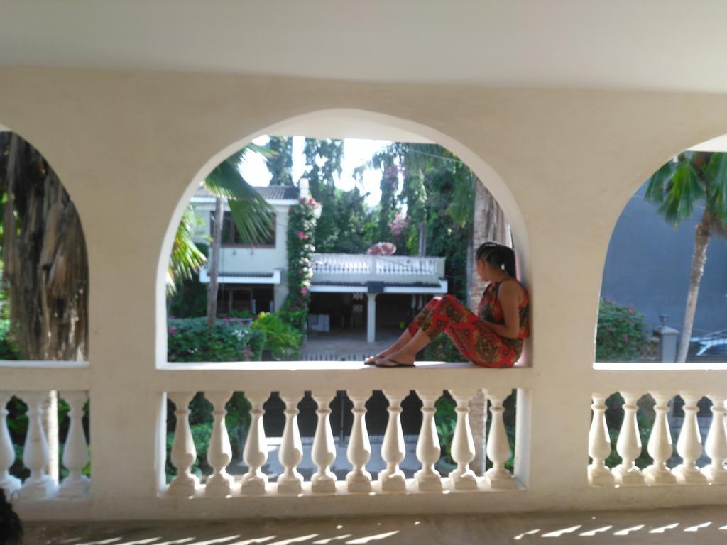 Akogo House - Bnb , Hostel, Backpackers & Volunteer Center Mombasa Luaran gambar
